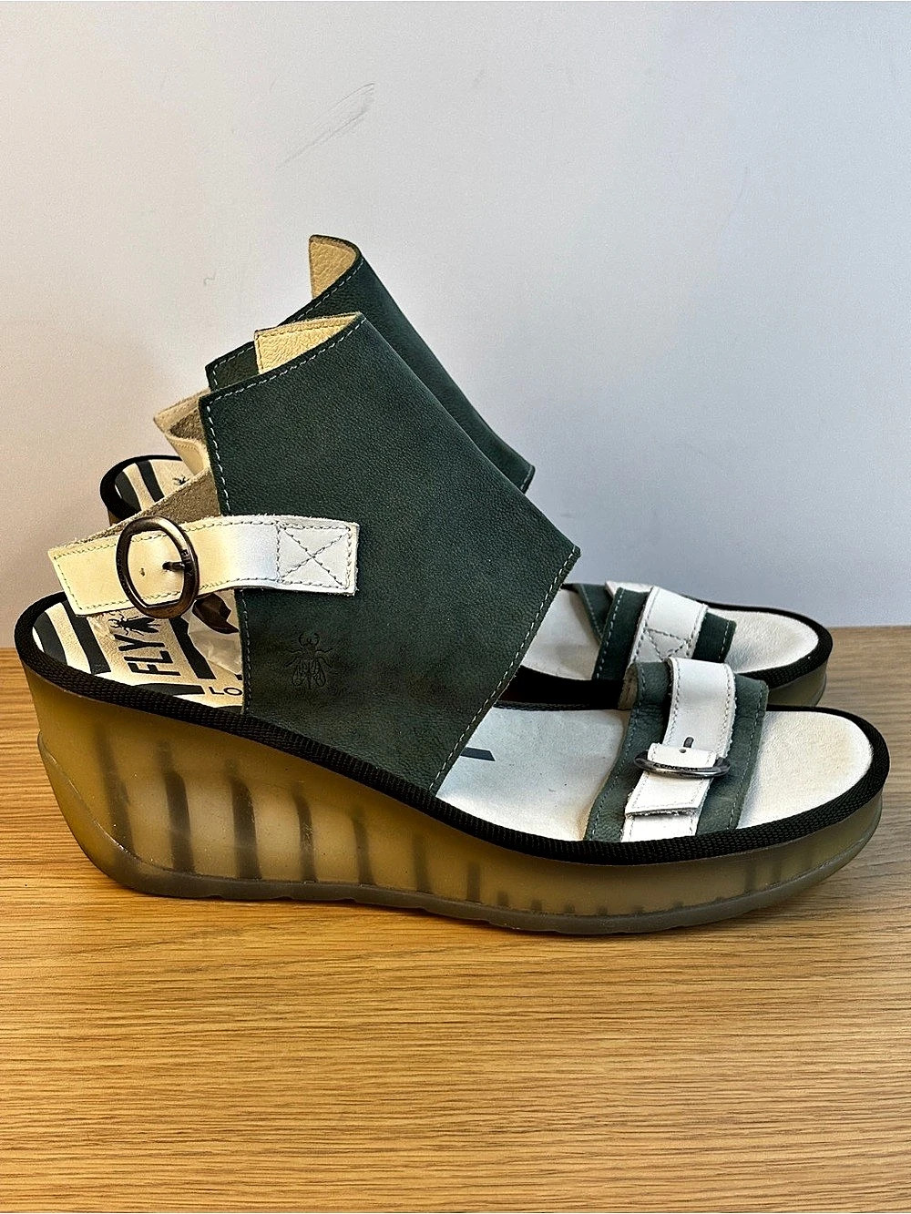 Fly London Yere 847 Wedge Sandal Green & White Strappy Wedge Sandals EU 42